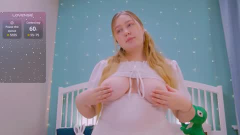 Snapshot of blush_ellie chatting on February 26, 2:36 pm Ellie3 online show from February 26, 2:36 pm