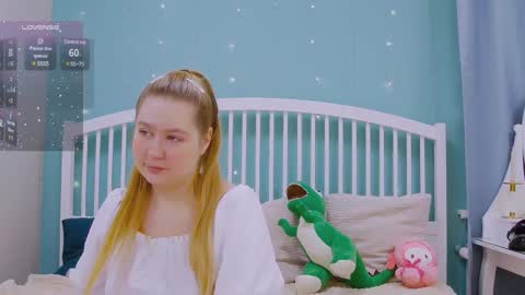 Snapshot of blush_ellie chatting on March 2, 11:18 am Ellie3 online show from March 2, 11:18 am