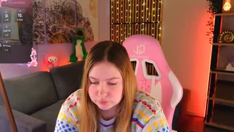 Snapshot of blush_ellie chatting on March 6, 1:57 pm Ellie3 online show from March 6, 1:57 pm