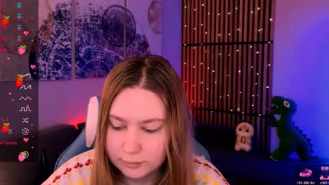 Snapshot of blush_ellie chatting on October 26, 9:42 pm Ellie3 online show from October 26, 9:42 pm