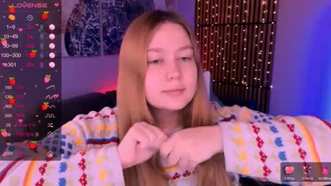 Snapshot of blush_ellie chatting on October 27, 11:03 am Ellie3 online show from October 27, 11:03 am