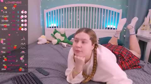 Snapshot of blush_ellie chatting on November 23, 9:25 pm Ellie3 online show from November 23, 9:25 pm