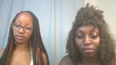 Snapshot of blushbelle chatting on November 10, 9:25 pm Belle online show from November 10, 9:25 pm