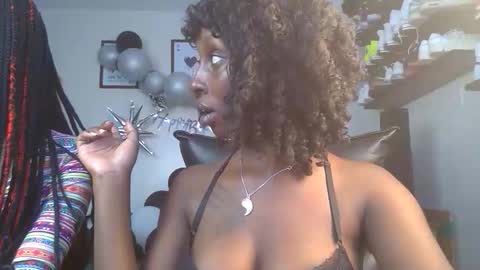 Snapshot of blushbelle chatting on November 23, 8:25 am Belle online show from November 23, 8:25 am