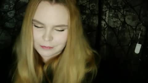 blushing_star online show from December 15, 4:33 pm