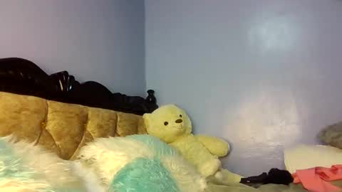 Snapshot of blushkiki chatting on September 16, 6:42 pm kariin online show from September 16, 6:42 pm