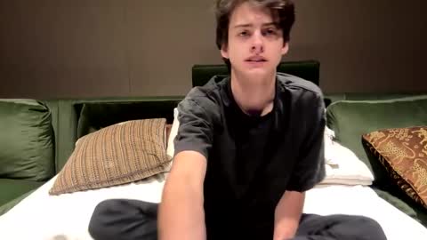 Snapshot of bluskyzz chatting on February 4, 5:55 pm BluSky online show from February 4, 5:55 pm