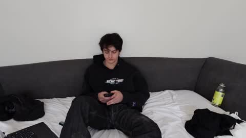 Snapshot of bluskyzz chatting on February 16, 8:55 pm BluSky online show from February 16, 8:55 pm