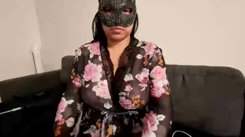 Snapshot of blzsugar chatting on November 15, 1:14 am BlzSugar online show from November 15, 1:14 am