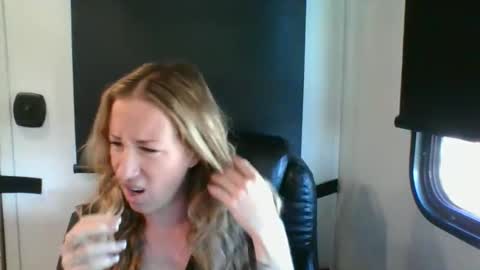 MamaMorgan online show from December 1, 4:34 pm