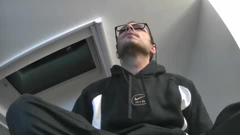 Snapshot of bo22222222 chatting on March 8, 8:33 am bo22222222 online show from March 8, 8:33 am