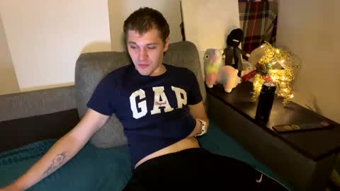 Snapshot of bob_bucks chatting on February 9, 5:17 pm bob_bucks online show from February 9, 5:17 pm