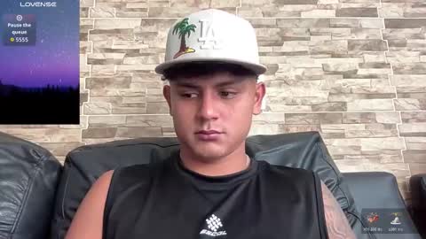 Bob  INDEPENDENT MODEL online show from February 5, 6:01 pm