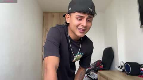 Bob  INDEPENDENT MODEL online show from April 15, 5:09 pm