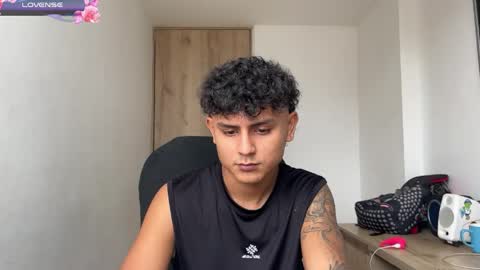 Bob  INDEPENDENT MODEL online show from April 17, 7:50 pm