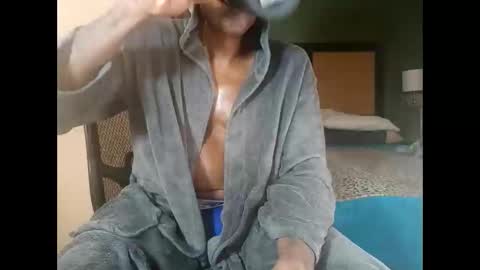 Snapshot of bobbiebone chatting on February 2, 5:06 am bobbiebone and company online show from February 2, 5:06 am