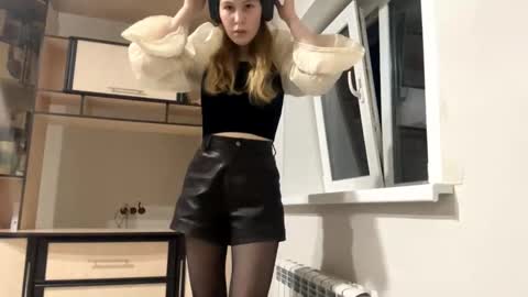 Kate online show from March 4, 2:56 pm