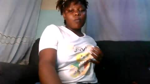 Snapshot of bobby_hottie chatting on July 7, 6:45 pm bobby_hottie online show from July 7, 6:45 pm