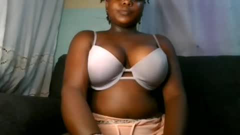 Snapshot of bobby_hottie chatting on July 8, 7:07 pm bobby_hottie online show from July 8, 7:07 pm