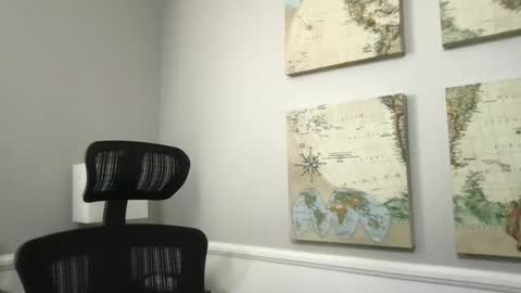 Snapshot of bobbylightfoot3 chatting on December 20, 10:43 pm bobbylightfoot3 online show from December 20, 10:43 pm