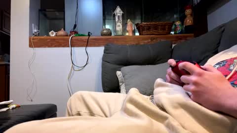 Snapshot of bobfish663 chatting on April 12, 4:34 pm bobfish663 online show from April 12, 4:34 pm