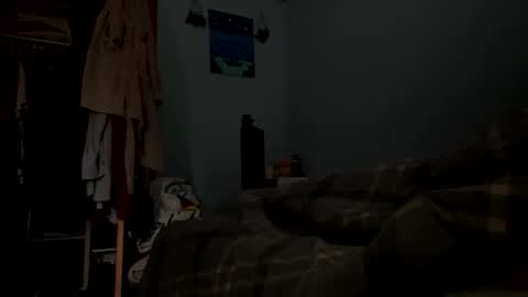 Snapshot of bobfish663 chatting on April 13, 12:43 pm bobfish663 online show from April 13, 12:43 pm