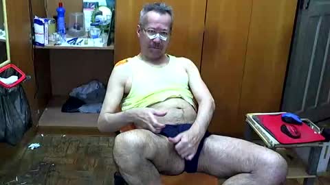 Snapshot of bobsne chatting on March 15, 4:40 am bobsne online show from March 15, 4:40 am