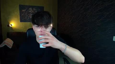 BodhiHayes online show from March 3, 6:41 am