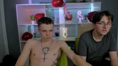 Snapshot of bodi_jon chatting on February 12, 1:11 am bodi_jon online show from February 12, 1:11 am