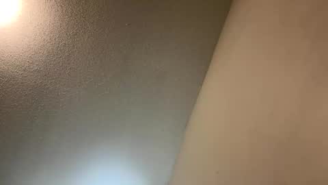 Snapshot of bodyart85_19 chatting on January 3, 11:01 pm Bodyart85 19 online show from January 3, 11:01 pm