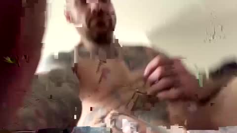 Snapshot of bodyart85_19 chatting on September 22, 7:05 pm Bodyart85 19 online show from September 22, 7:05 pm