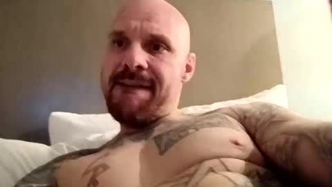 Snapshot of bodyart85_19 chatting on November 3, 5:52 am Bodyart85 19 online show from November 3, 5:52 am