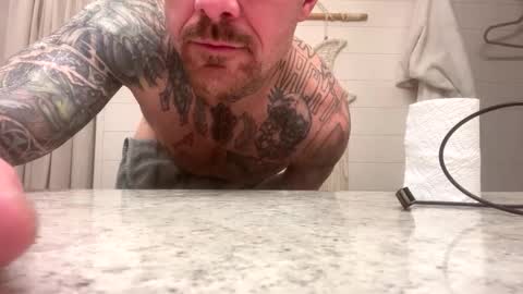 Snapshot of bodyart85_19 chatting on December 1, 2:38 am Bodyart85 19 online show from December 1, 2:38 am