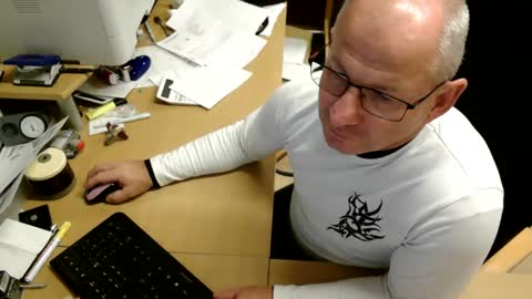 bodymen1 online show from November 19, 7:36 pm