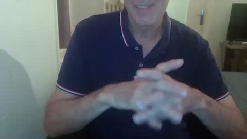 Snapshot of bogus25 chatting on May 25, 2:34 pm bogus25 online show from May 25, 2:34 pm