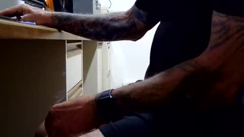 boltboy72 online show from December 2, 3:34 am