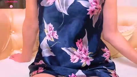 Snapshot of bom_mia_bom chatting on February 10, 3:10 am Mia online show from February 10, 3:10 am