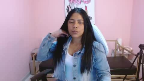 bombom_brown_ online show from December 20, 8:05 pm