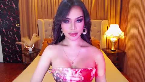 bombshellanita online show from October 3, 6:05 pm
