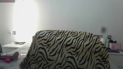 Lucy online show from April 7, 10:48 am