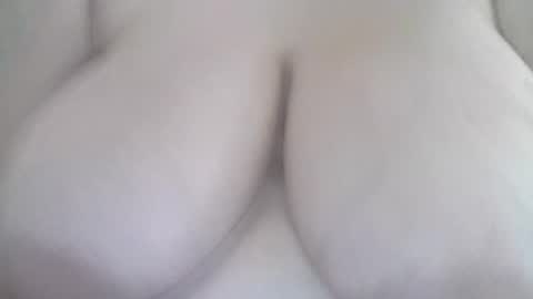 Snapshot of bongmamabear chatting on July 27, 5:53 pm bongmamabear online show from July 27, 5:53 pm