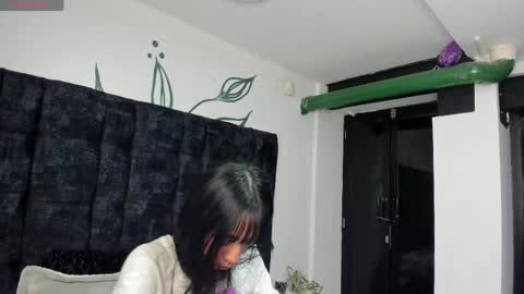 BONIE WILLS online show from April 21, 12:44 pm