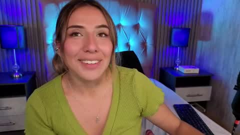 Snapshot of bonnali_lune chatting on April 21, 1:42 am bonnali_lune online show from April 21, 1:42 am