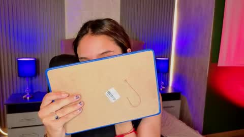Snapshot of bonnali_lune chatting on June 8, 10:10 pm bonnali_lune online show from June 8, 10:10 pm