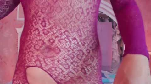 Snapshot of bonnie__milf chatting on October 16, 12:06 pm bonnie online show from October 16, 12:06 pm