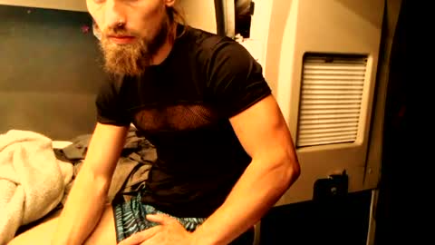 Snapshot of bonnie_and_clyde_11 chatting on August 5, 10:44 pm Bonnie and Clyde online show from August 5, 10:44 pm