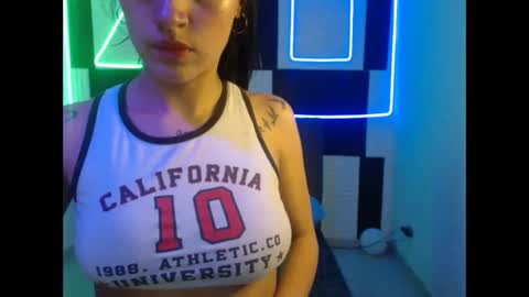 Snapshot of bonnie_blue_18 chatting on November 29, 2:31 pm Bonnie online show from November 29, 2:31 pm