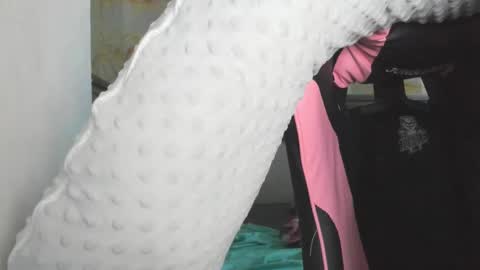 Snapshot of bonnie_bu chatting on November 21, 7:01 pm becky online show from November 21, 7:01 pm