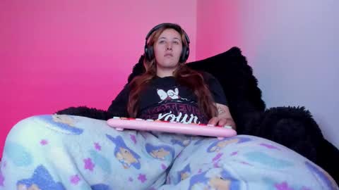 Bonnie Help me reach 500 likes online show from January 10, 5:37 pm