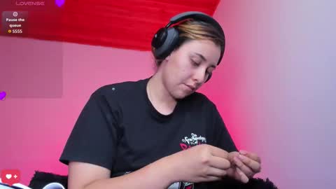 Bonnie Help me reach 500 likes online show from February 9, 10:47 pm